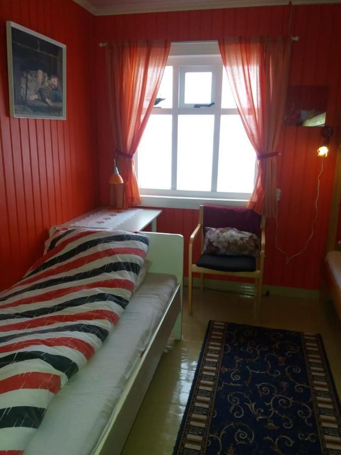 Husey Hostel & Horsefarm エイイルススタジル エクステリア 写真